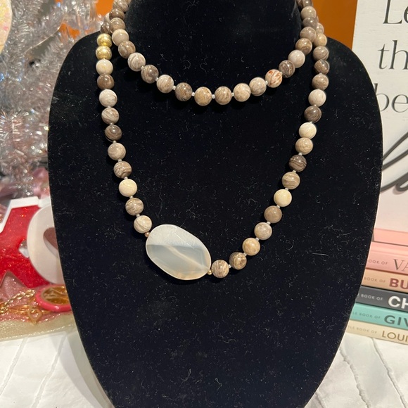 EUC vintage stone and mixed metals long necklace. Gray, silver and ivory. - Picture 2 of 3